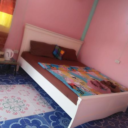 Lanta Danai Guesthouse Ko Lanta Exteriör bild